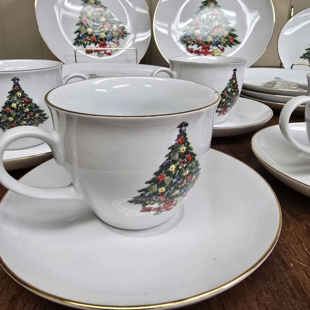 Vintage Jamestown China Christmas Treasure 20 Pc Dinner Set 1989 Plates Dishes